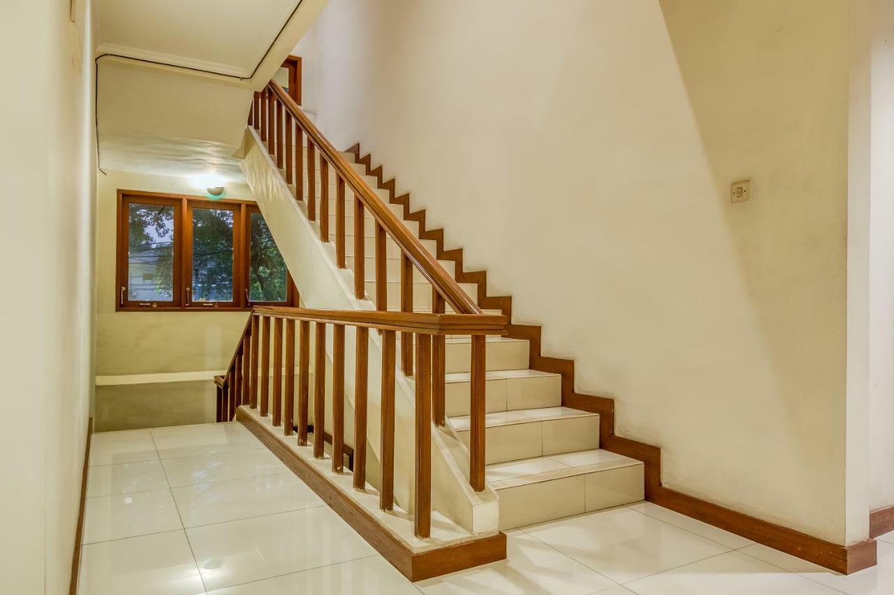 Reddoorz Plus Near Dharmawangsa Square Джакарта Екстер'єр фото
